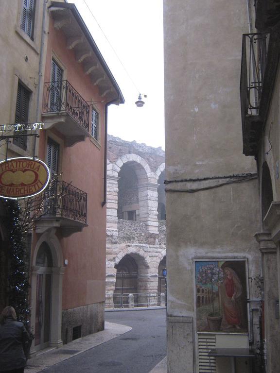 Residenza Tre Marchetti Apartman Verona Szoba fotó